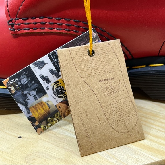 DOC DR. MARTENS RED SMOOTH LEATHER BOOTS RARE VINTAGE WOMENS SIZE 9/ MENS SIZE 8 - Picture 9 of 10